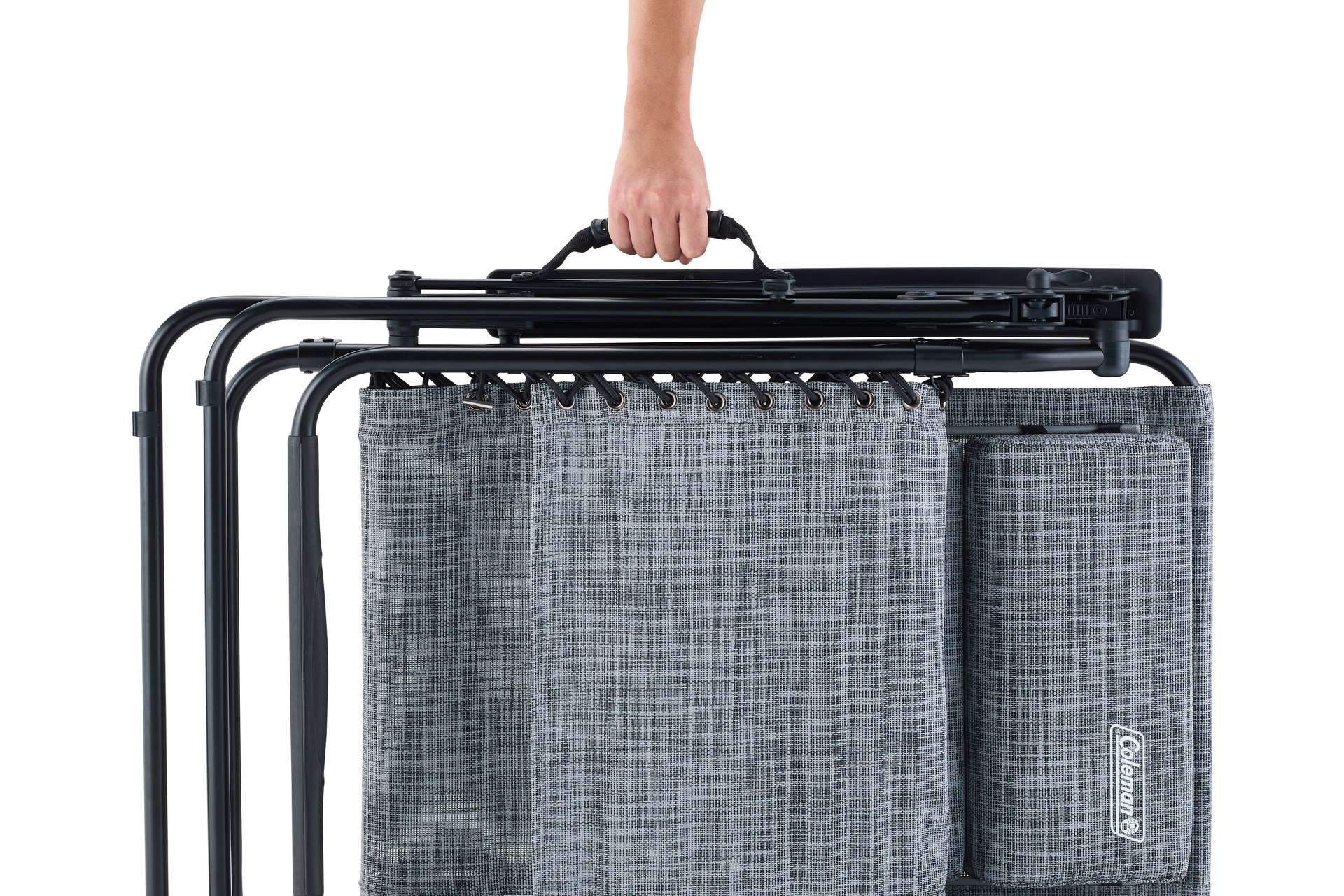 シリーズ最軽量のアルミフレームを採用