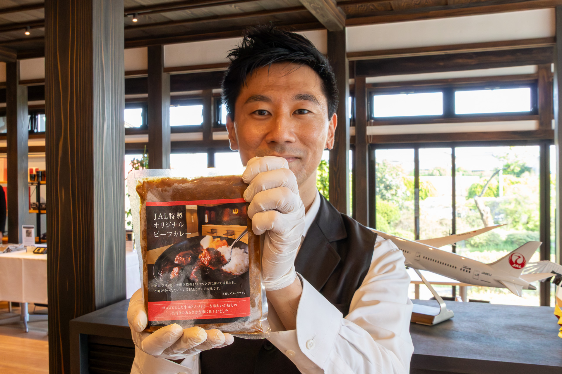 現在の特製オリジナルビーフカレーは個包装になったことで、約8分の湯せんで味わえる