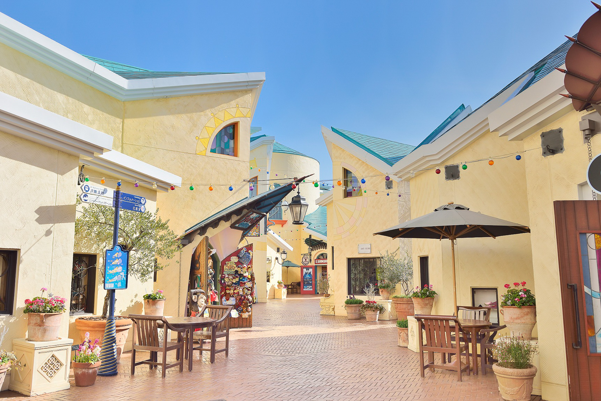 2階 トレイル＆トラック、シアター・フロント、グレイシャス・スクエアなどに17店舗登場予定だ