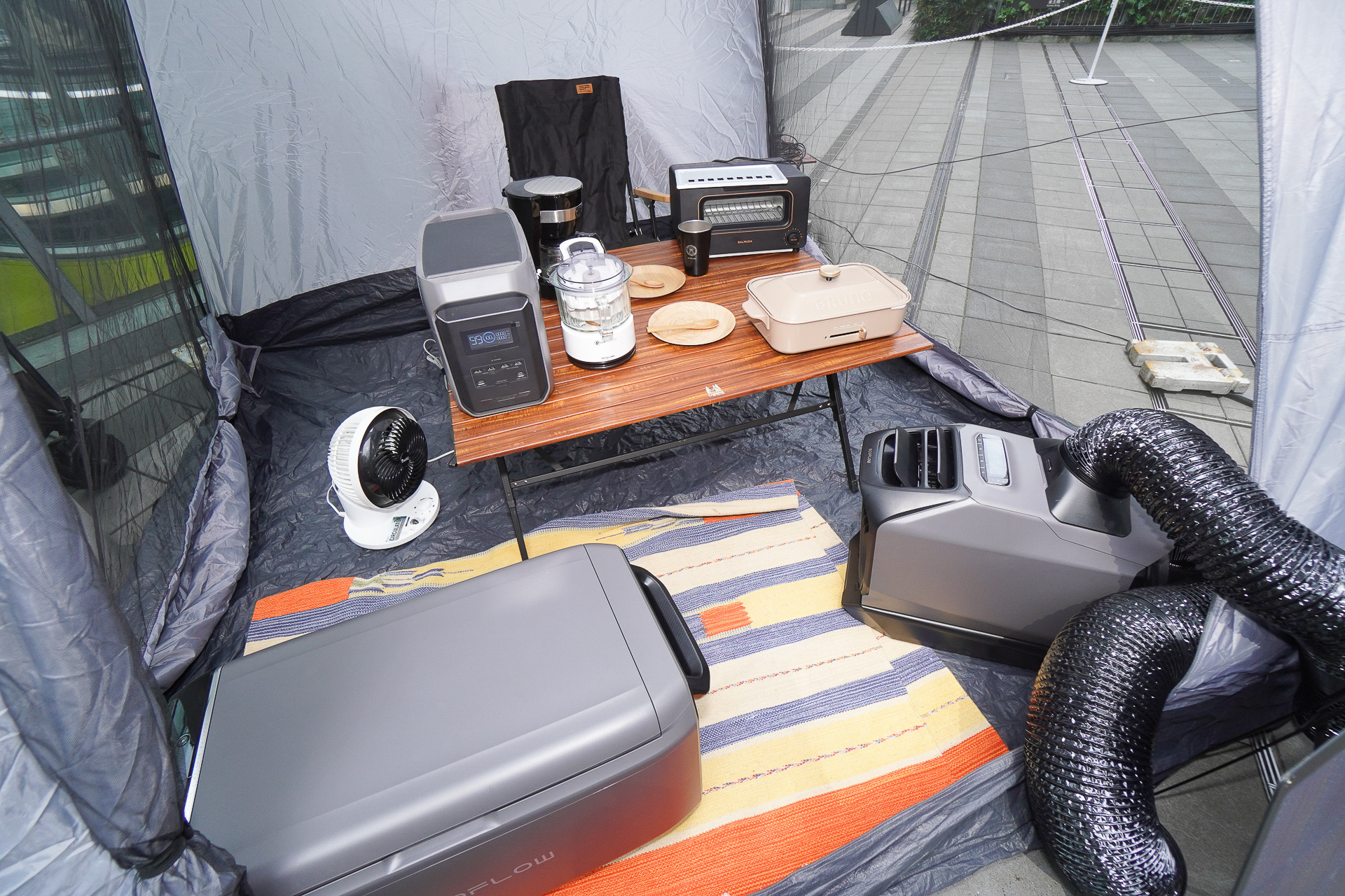 テント内で利用するイメージ