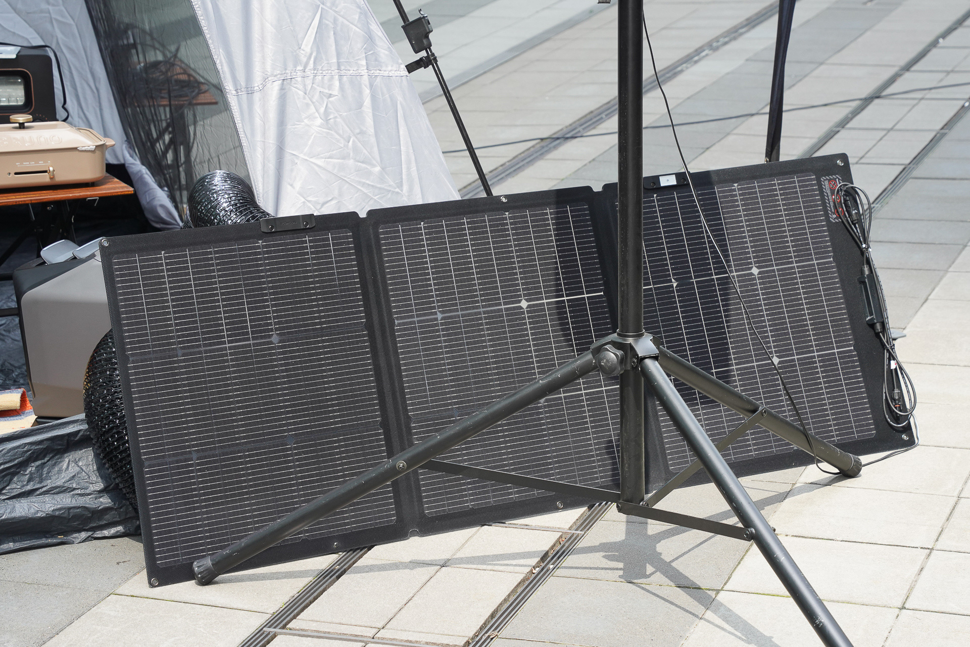 ポータブルソーラーパネルの展示