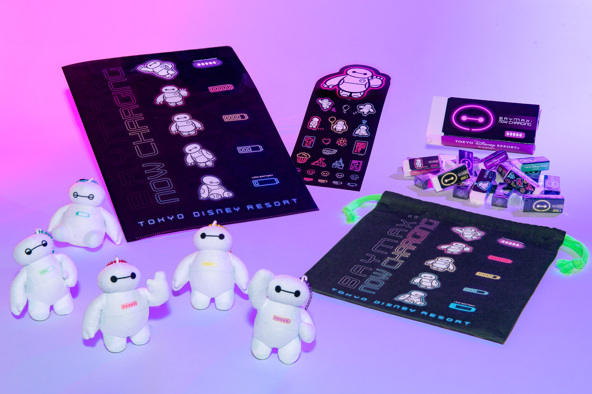 「ぬいぐるみチャーム」（各1400円）、「消しゴム＜MONO＞」（2200円）ほか