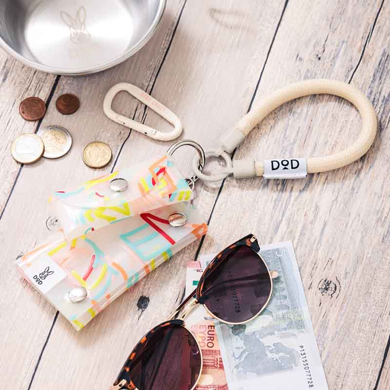 宝島チャンネル限定「DOD PVCウォレットセットBOOK WHITE」