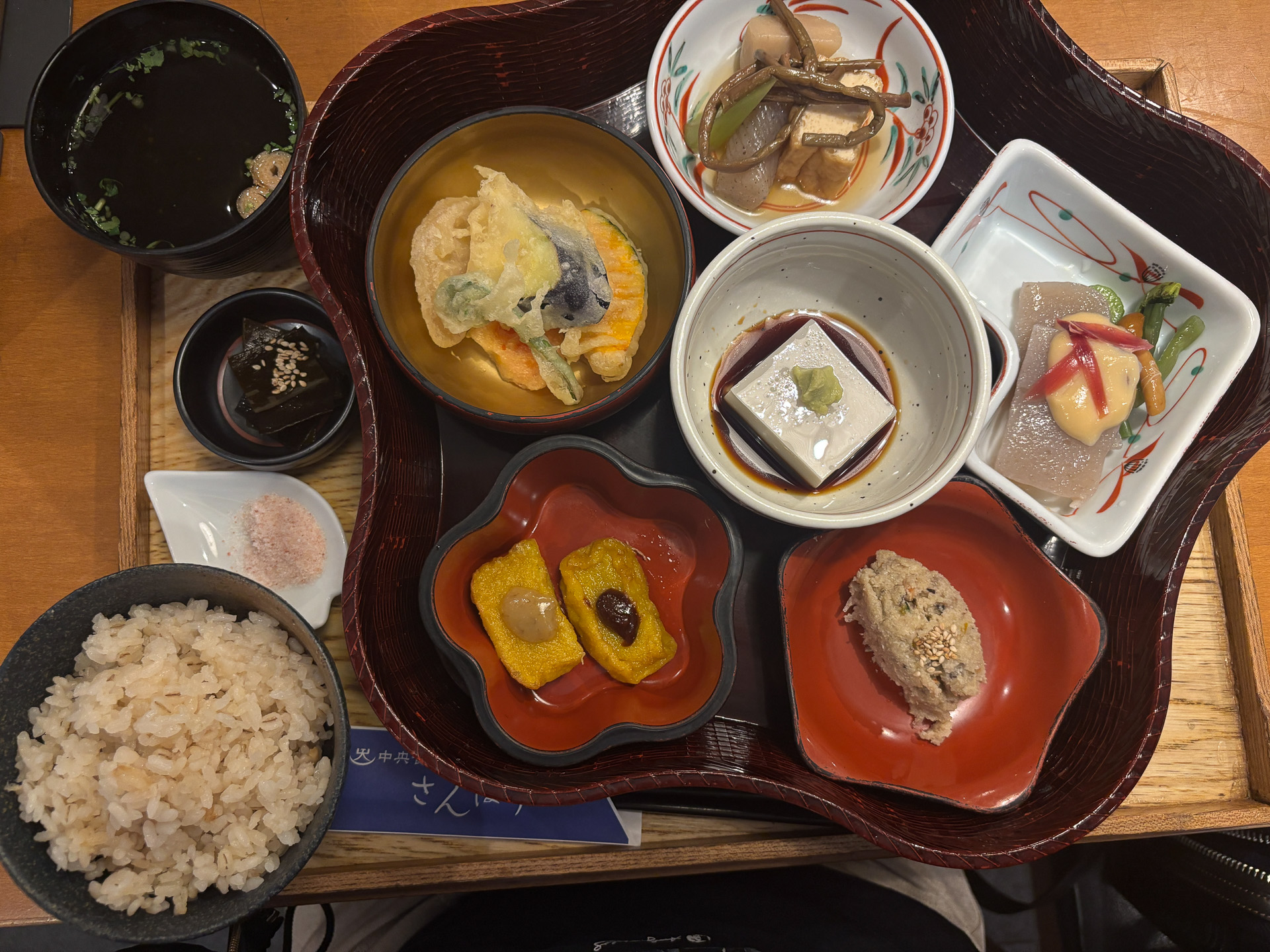 食べ応えはあるのに身体は楽になる、精進花籠弁当