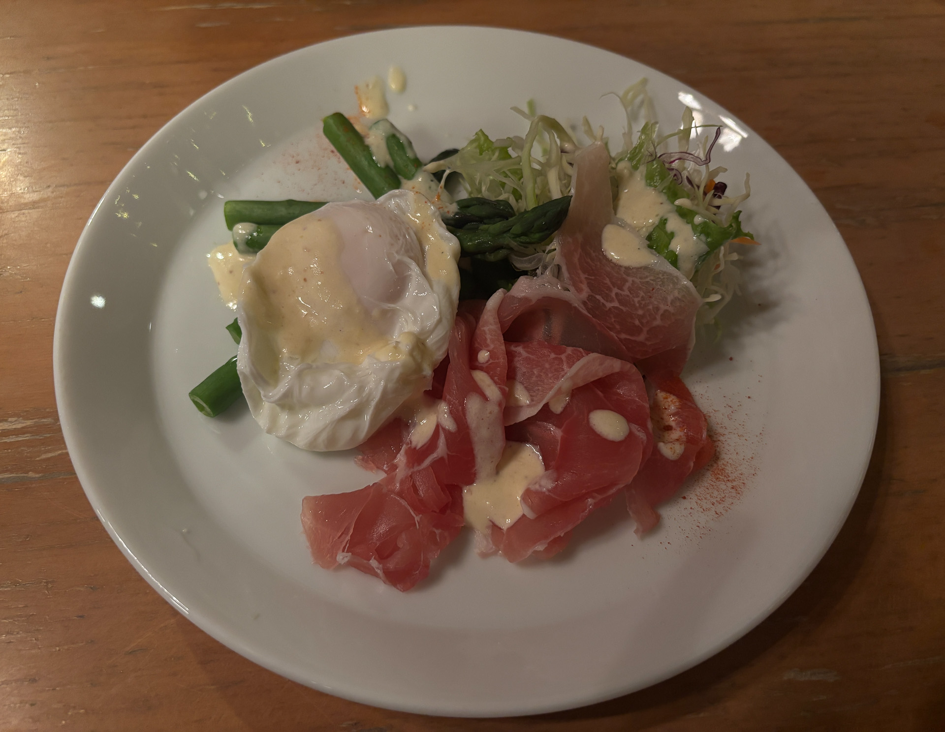 生ハムとアスパラのサラダ