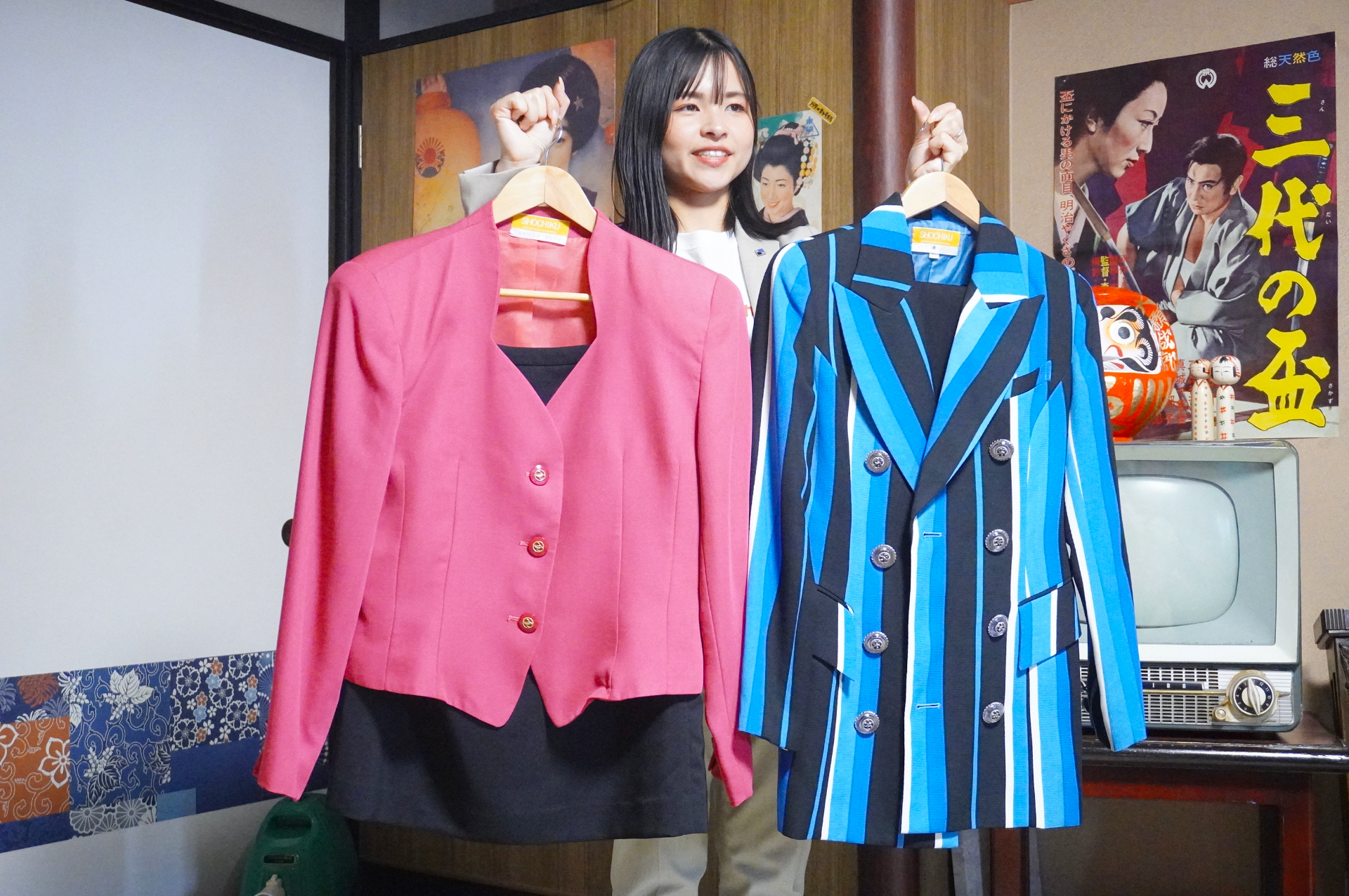 バブリースーツのレンタルサービス「バブル衣装で“ハイ！チーズ！”」