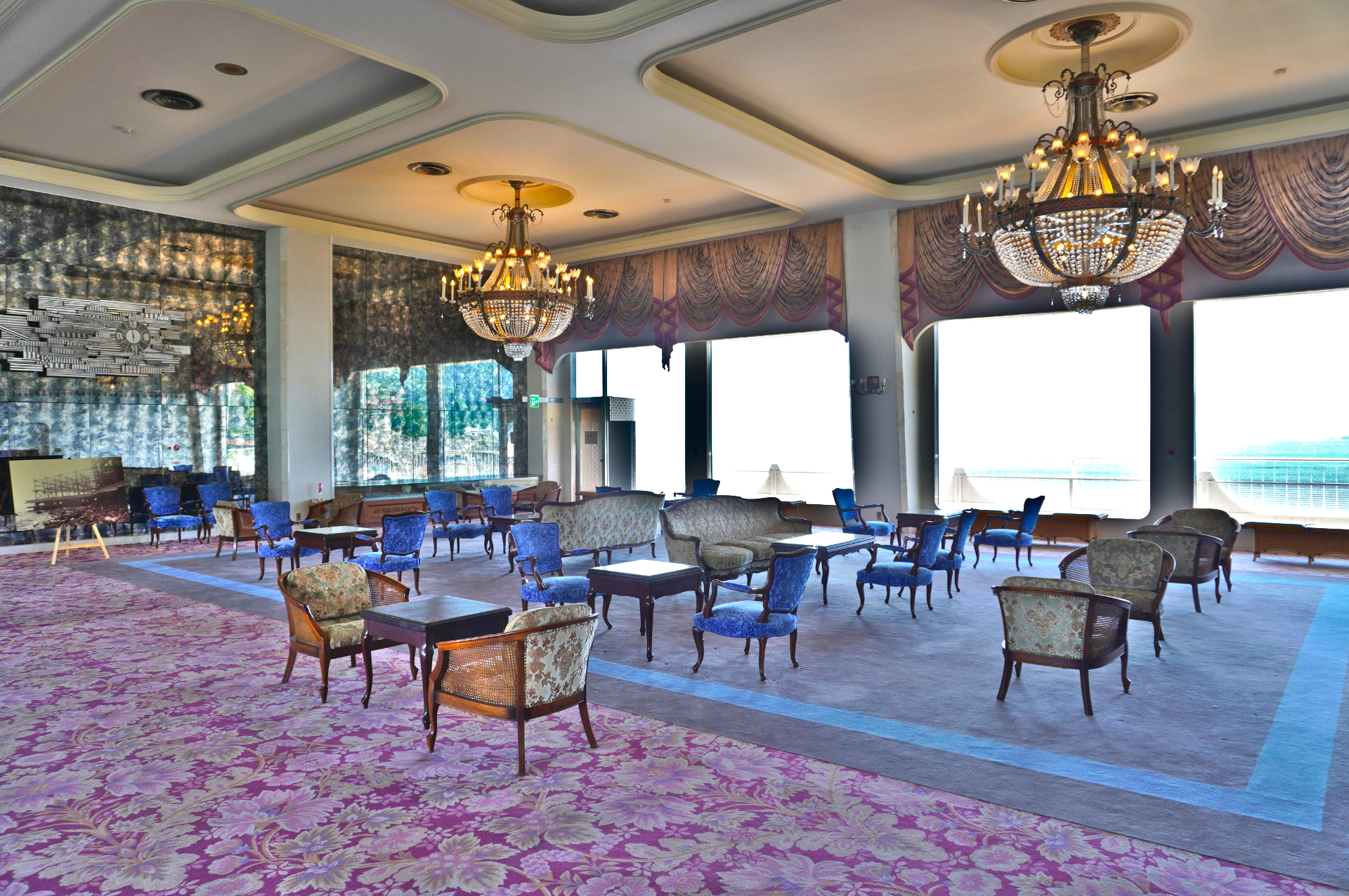 ロビー（オーシャン・ウィング棟、17階）