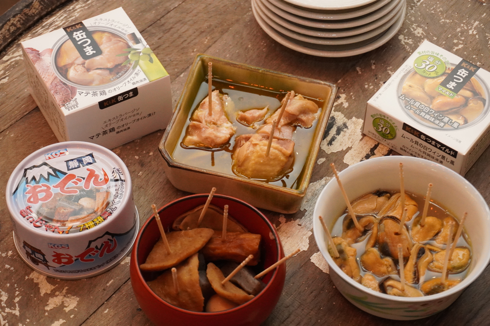 にぎわい横丁では角打ち缶詰BARやレトロゲーム、射的、駄菓子屋コーナーなどが楽しめる