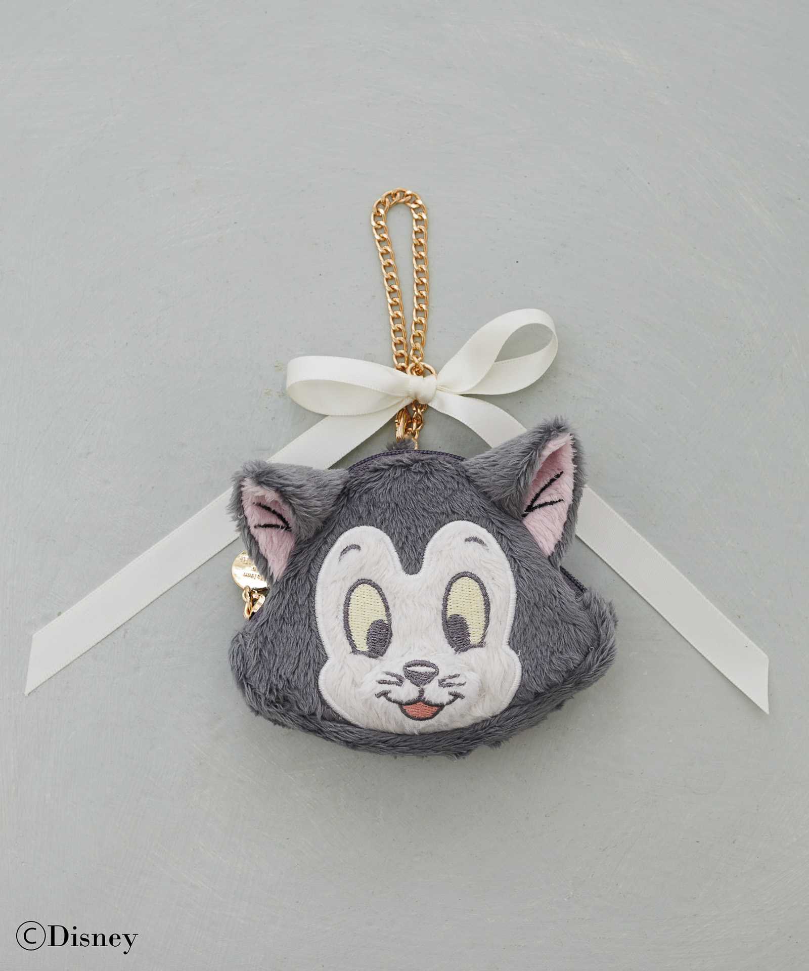 「ふわふわフェイスポーチ」（5200円）