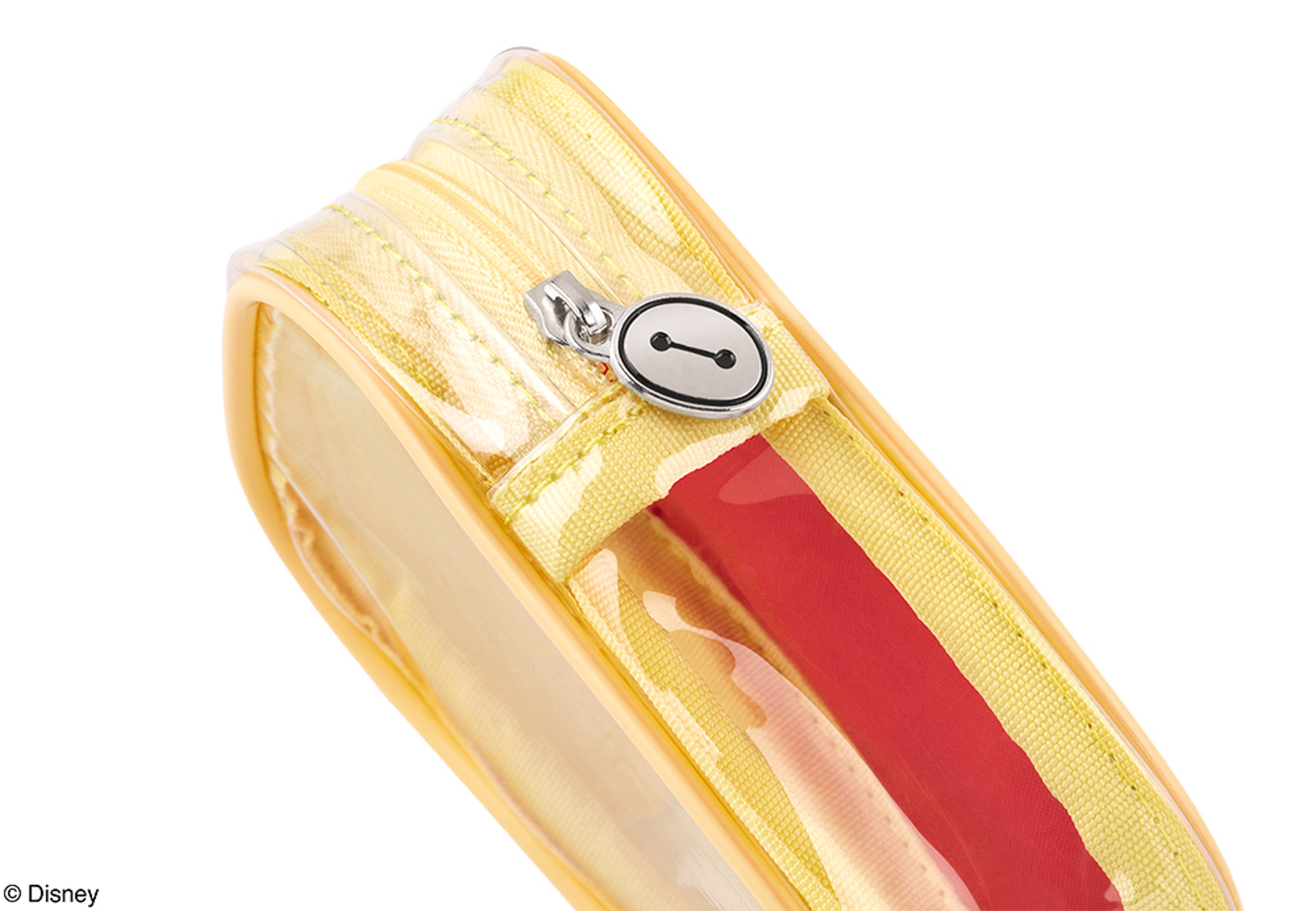 ポーチのなかには、スイーツ柄に刺繍されたふんわりストラップ入り