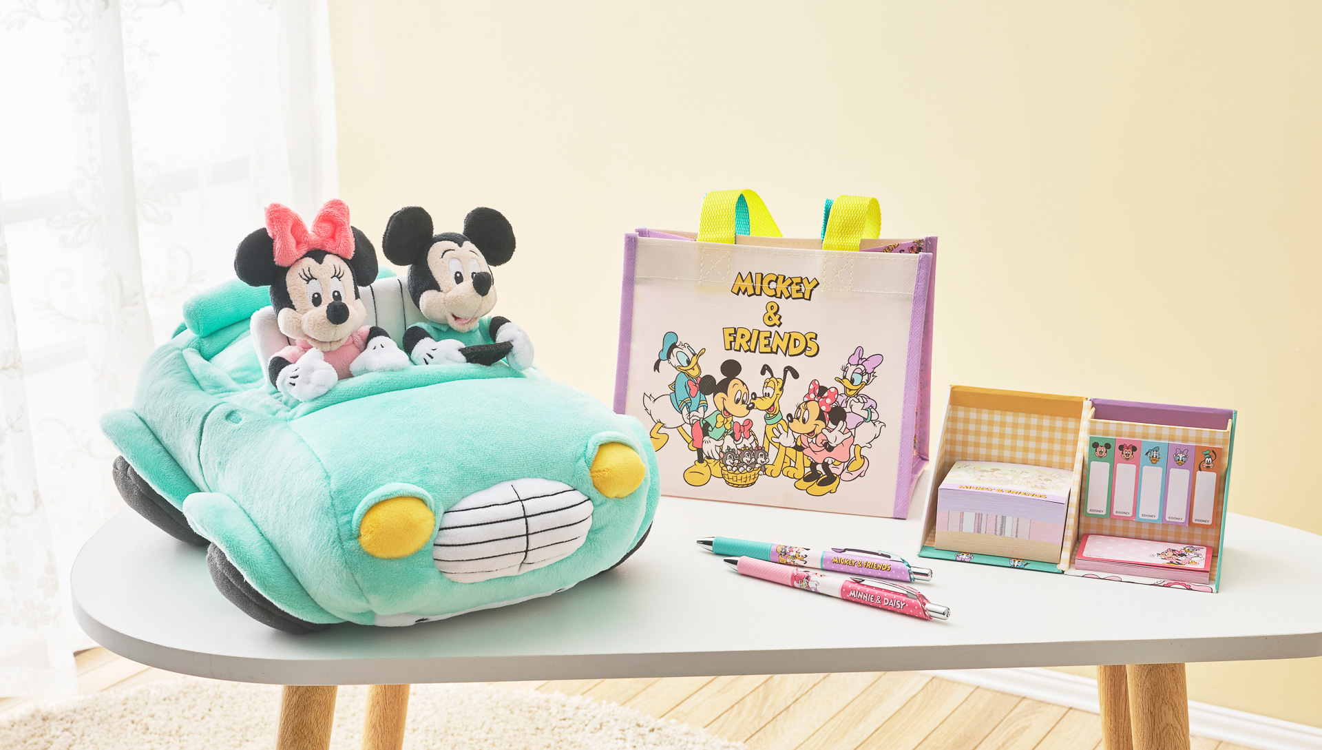 ディズニーストアからレトロな雰囲気のイラスト採用の新アイテムが発売