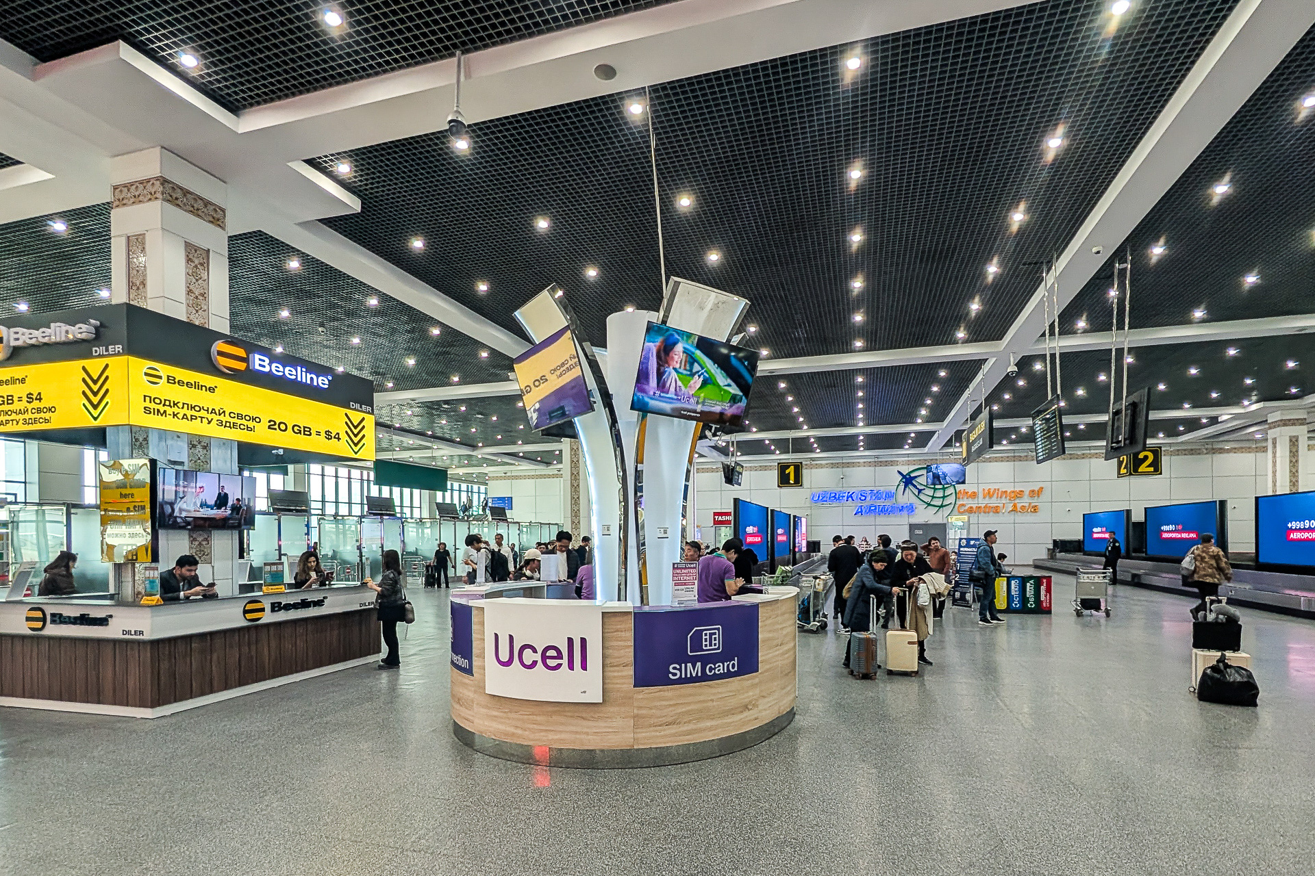 ツーリストSIMは空港のバゲージクレームエリアにて格安で入手可能