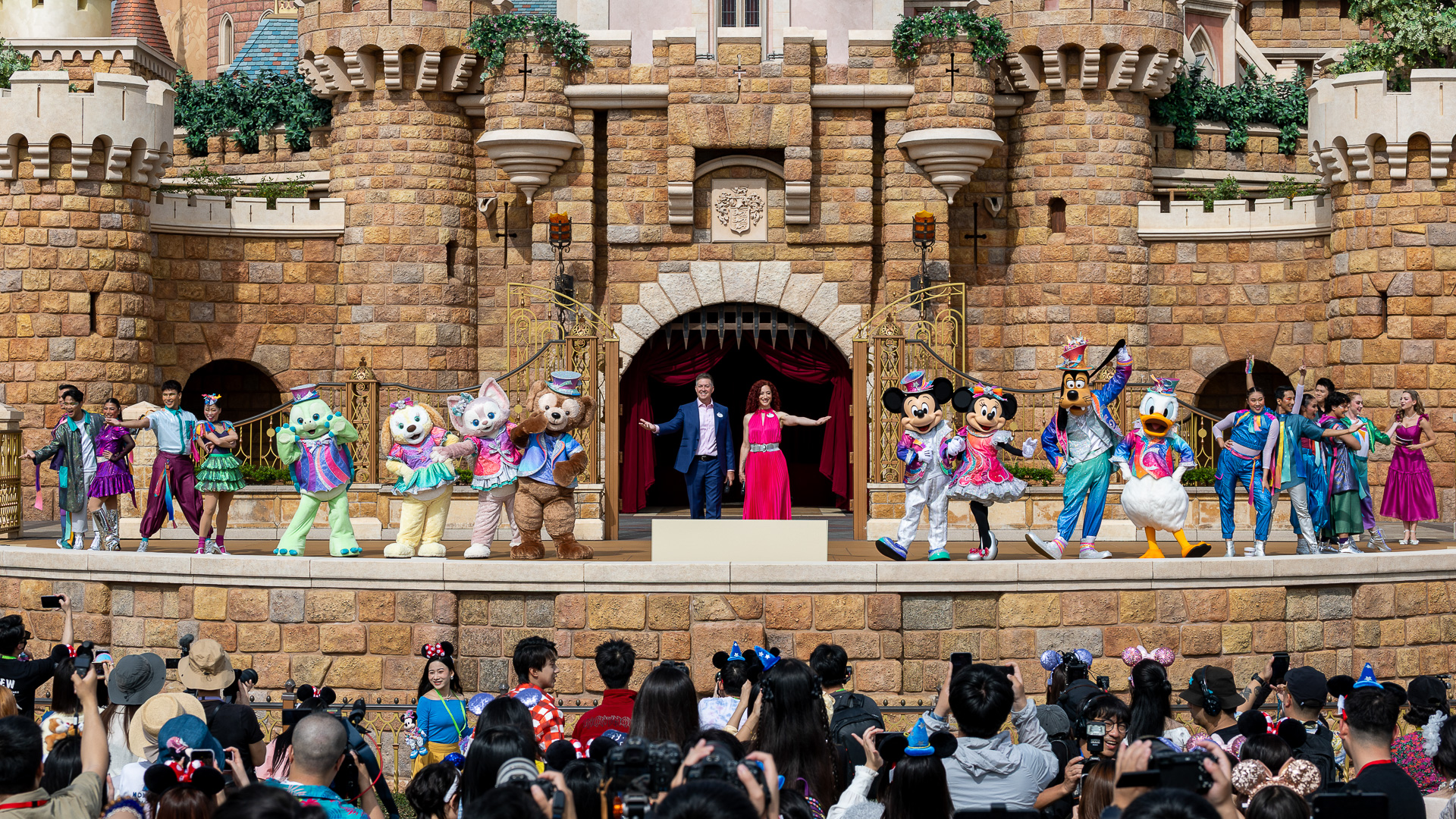 開催に先駆けて「20周年記念マジカルなレッドカーペット・パーティ」を実施した