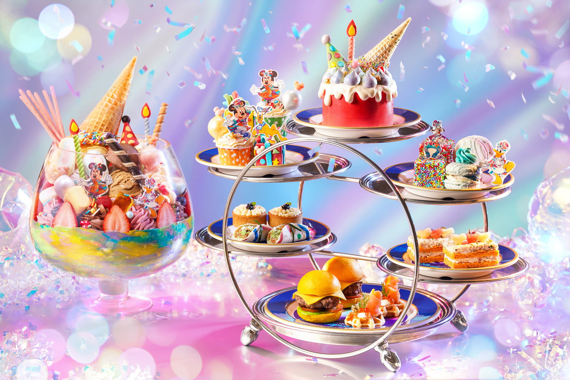 20周年限定のメニューやグッズも豊富！