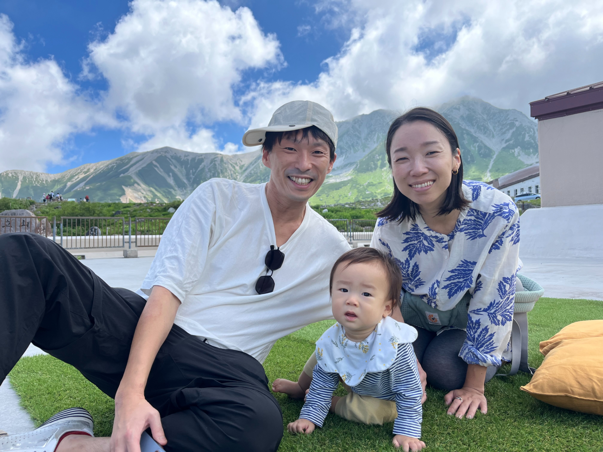 8月9日～11日に開催する「山の日デイズ」では、室堂ターミナル屋上でリラックスチェアに座ってゆったり過ごしたり音楽やグルメを楽しんだりと、涼しい室堂で山の魅力を満喫