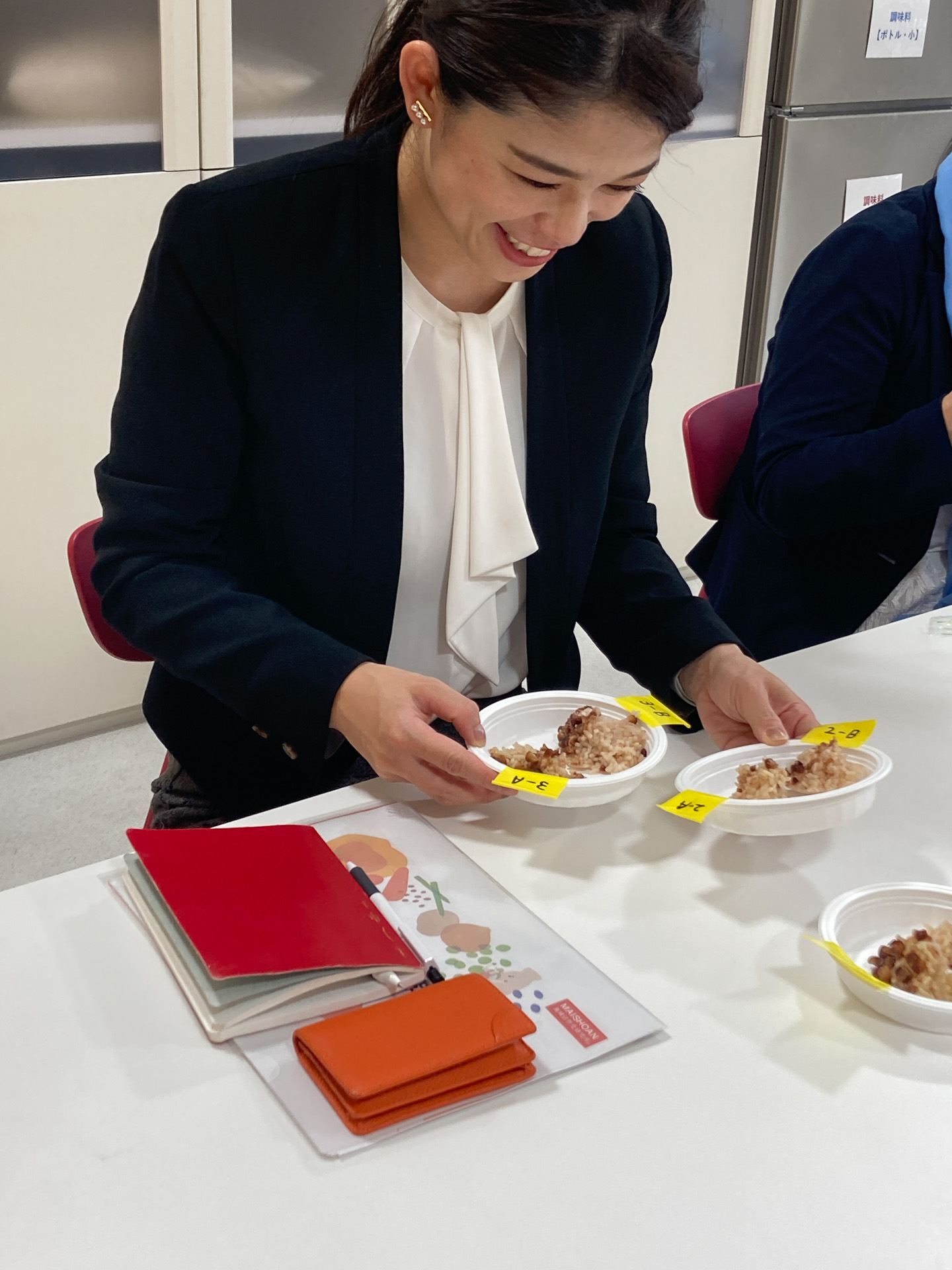 幸南食糧株式会社工場にて。まほろばごはん 旬の赤いとうもろこし 大和ルージュ試作確認