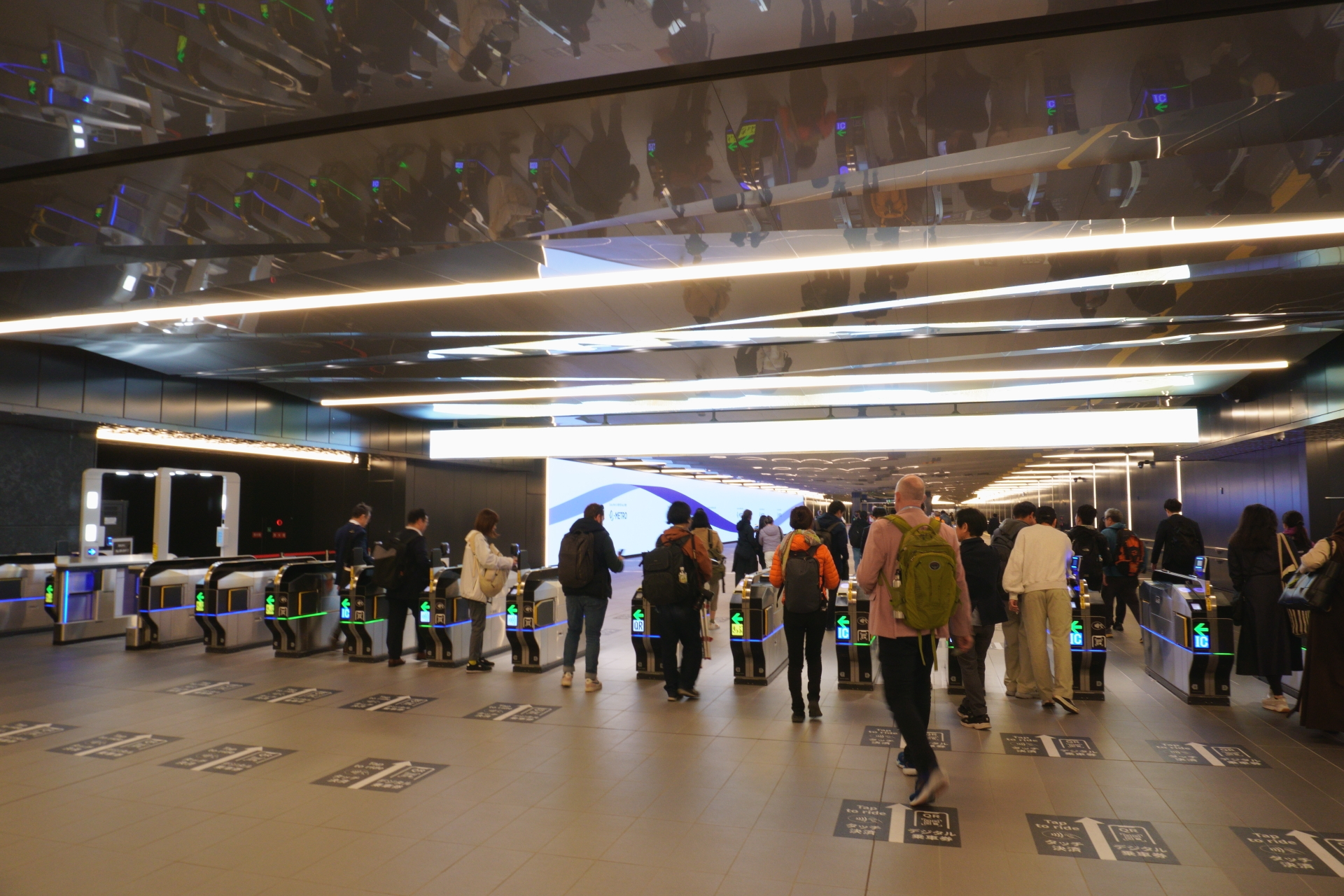 夢洲駅の改札口は1か所のみ