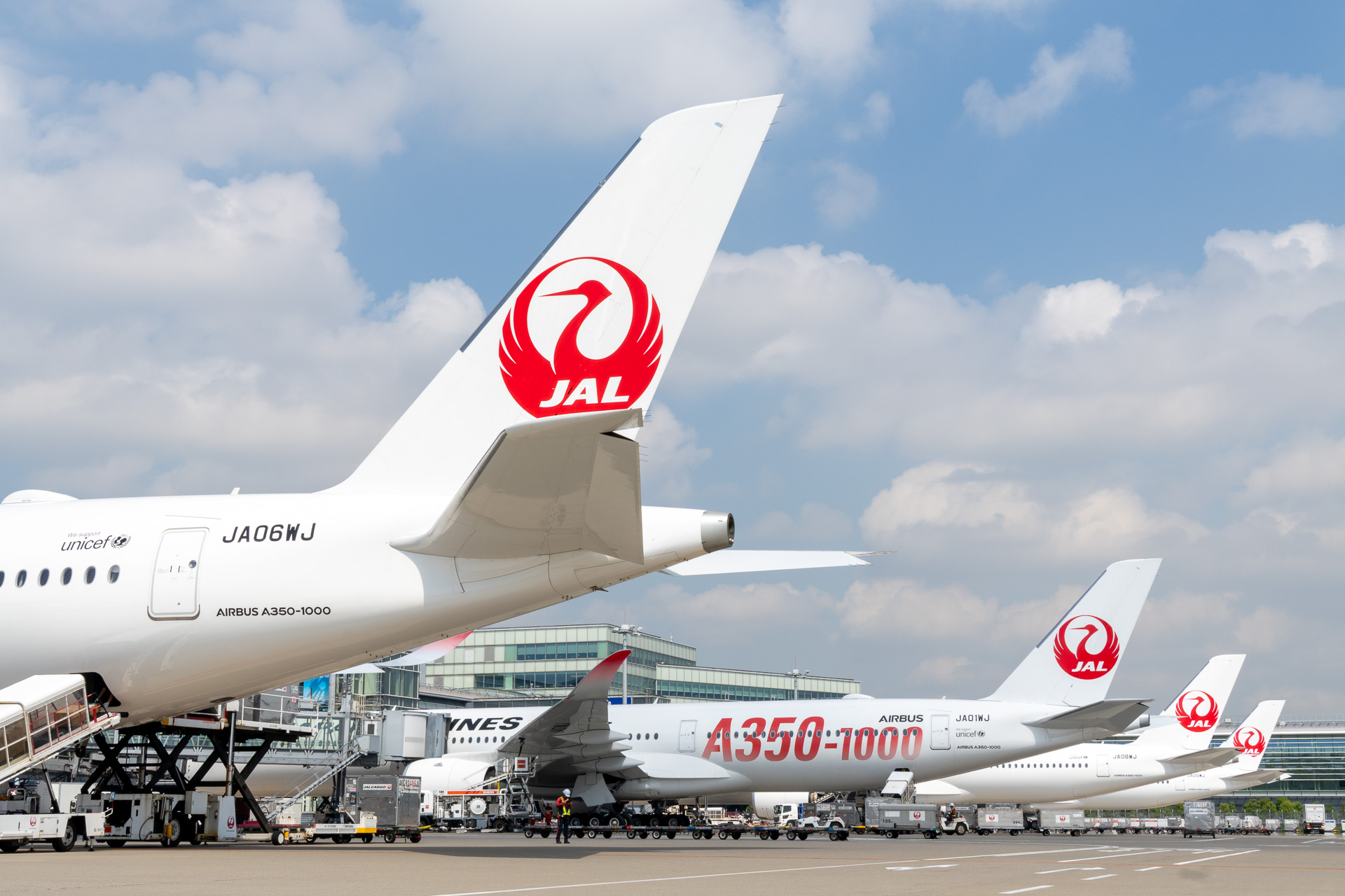 JALのA350-1000型機がフランス・パリ線に投入