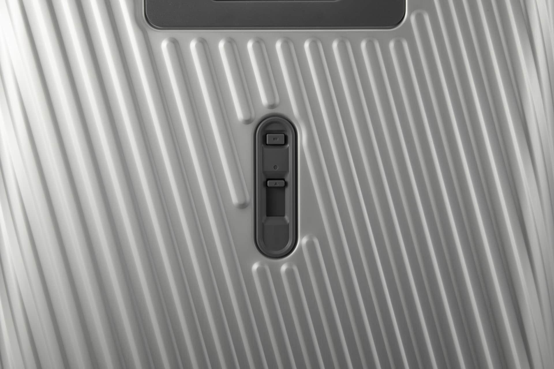 背面のレバー操作で車輪を固定できる