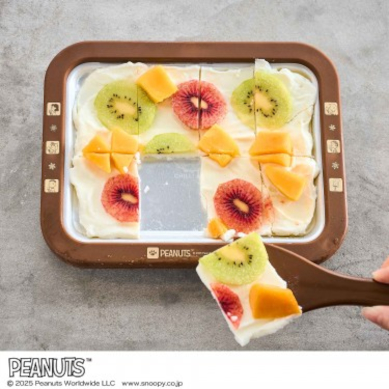 フルーツ入りフローズンヨーグルトに