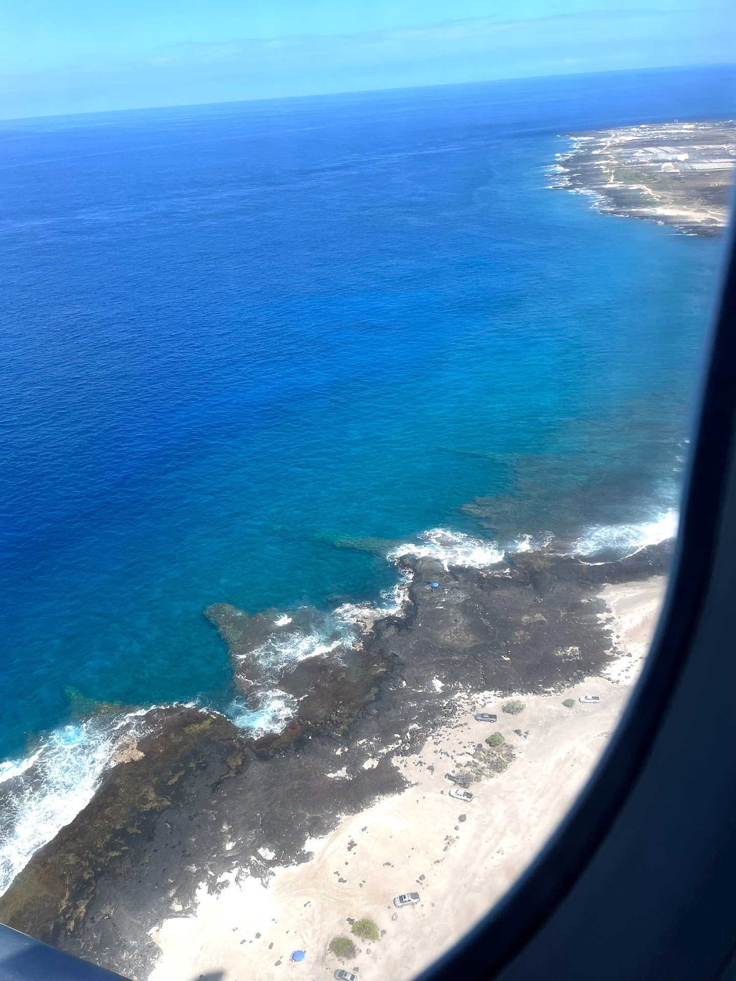 ハワイ島コナ空港に到着。いつだってこの瞬間は旅の始まりにわくわくした気持ちになる