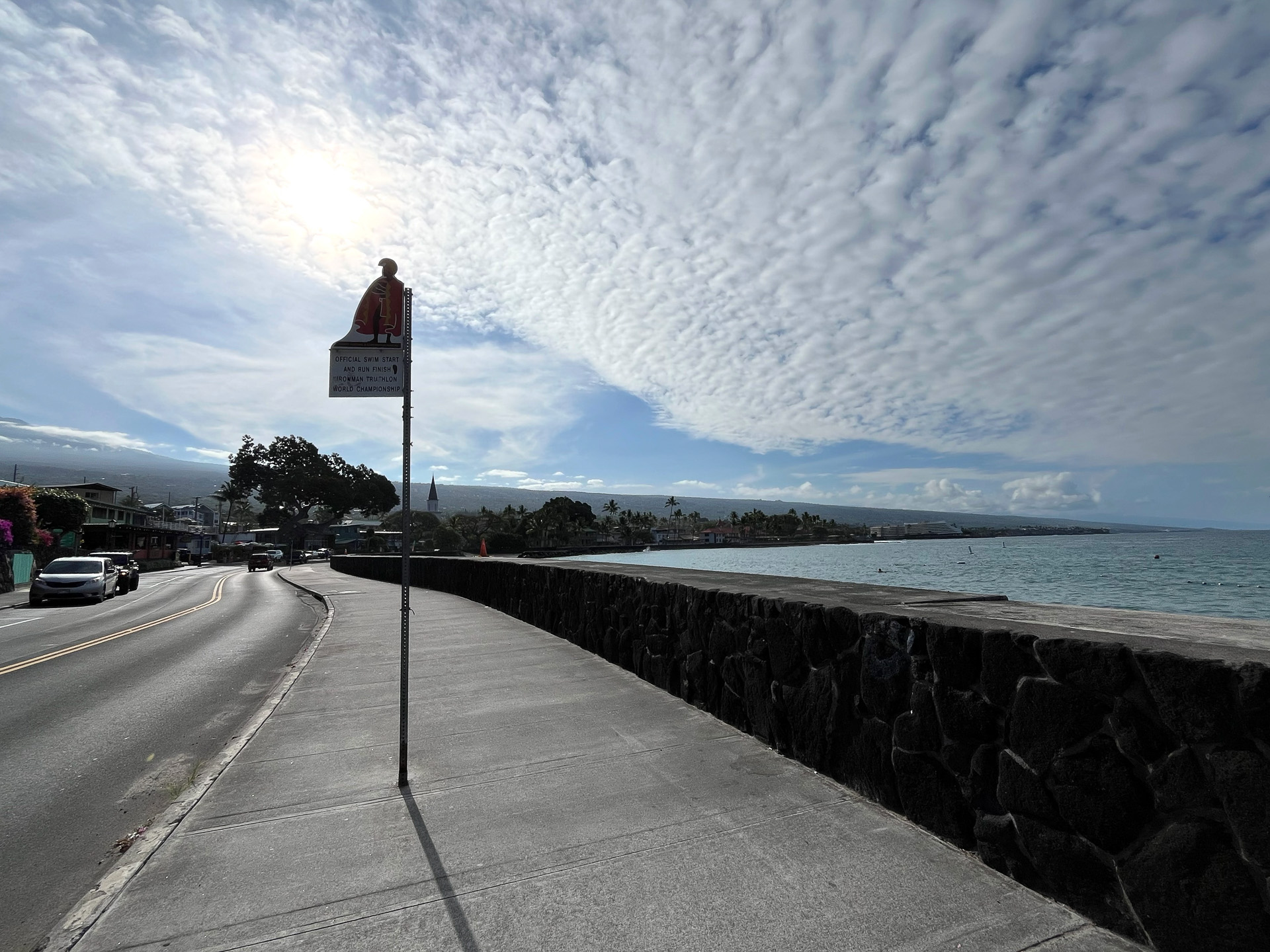 街に人が少なくて清々しい朝の散歩