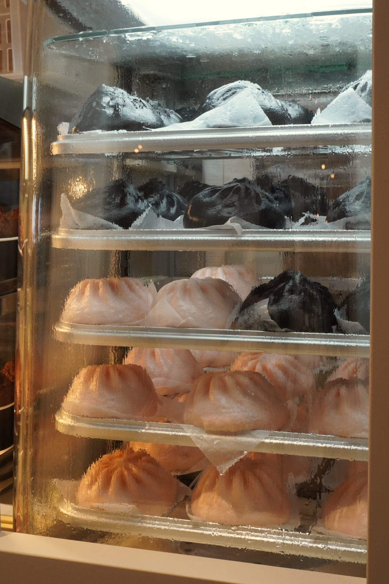 ランチタイム直前でなければ食べてみたかった「梅まん」「大涌谷限定カレーまん」