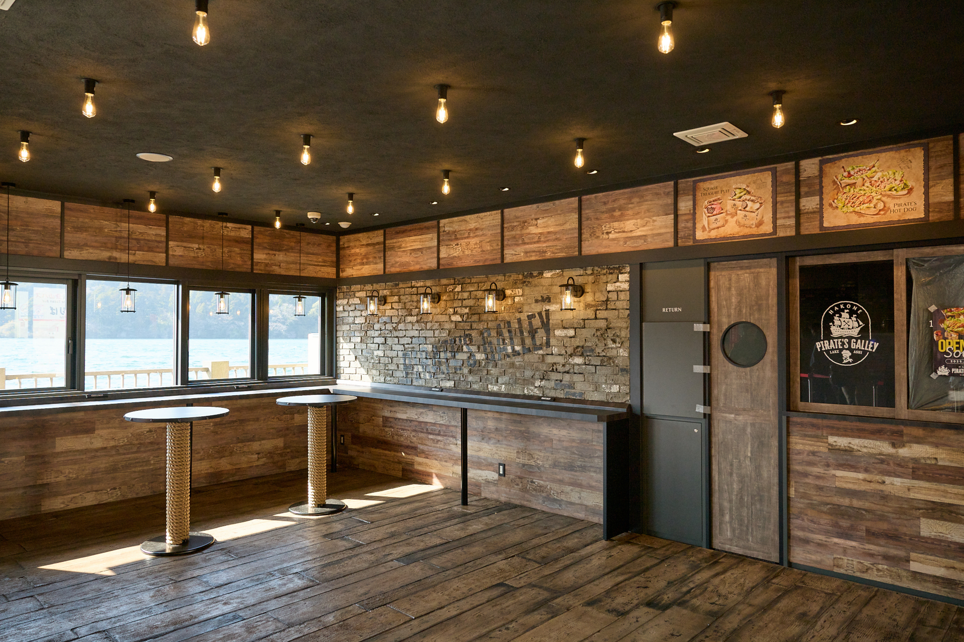 スタンドカフェ「PIRATE'S GALLEY」がオープン（写真提供：小田急箱根）