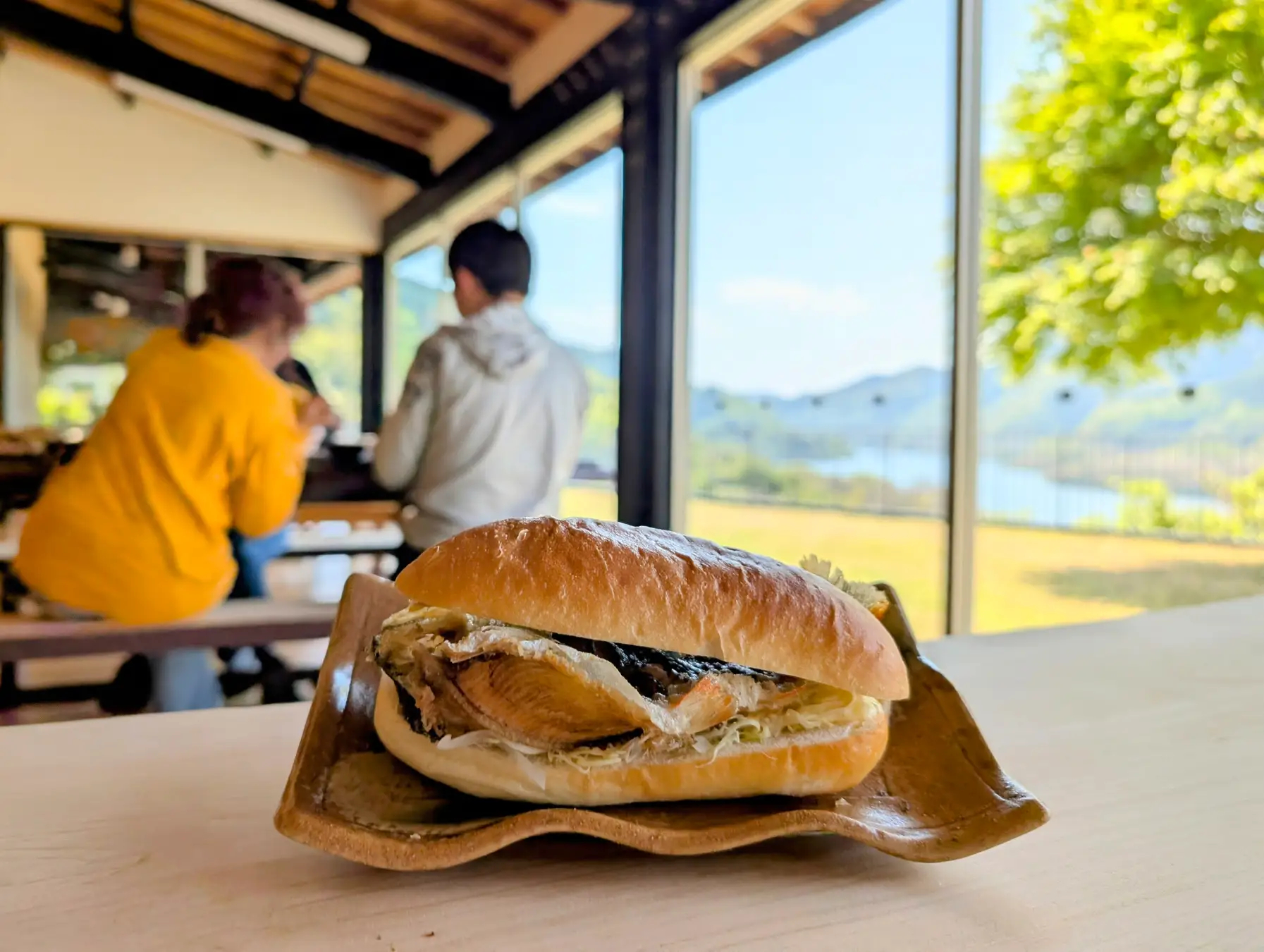 森の燻製かがみのヒラメサンド