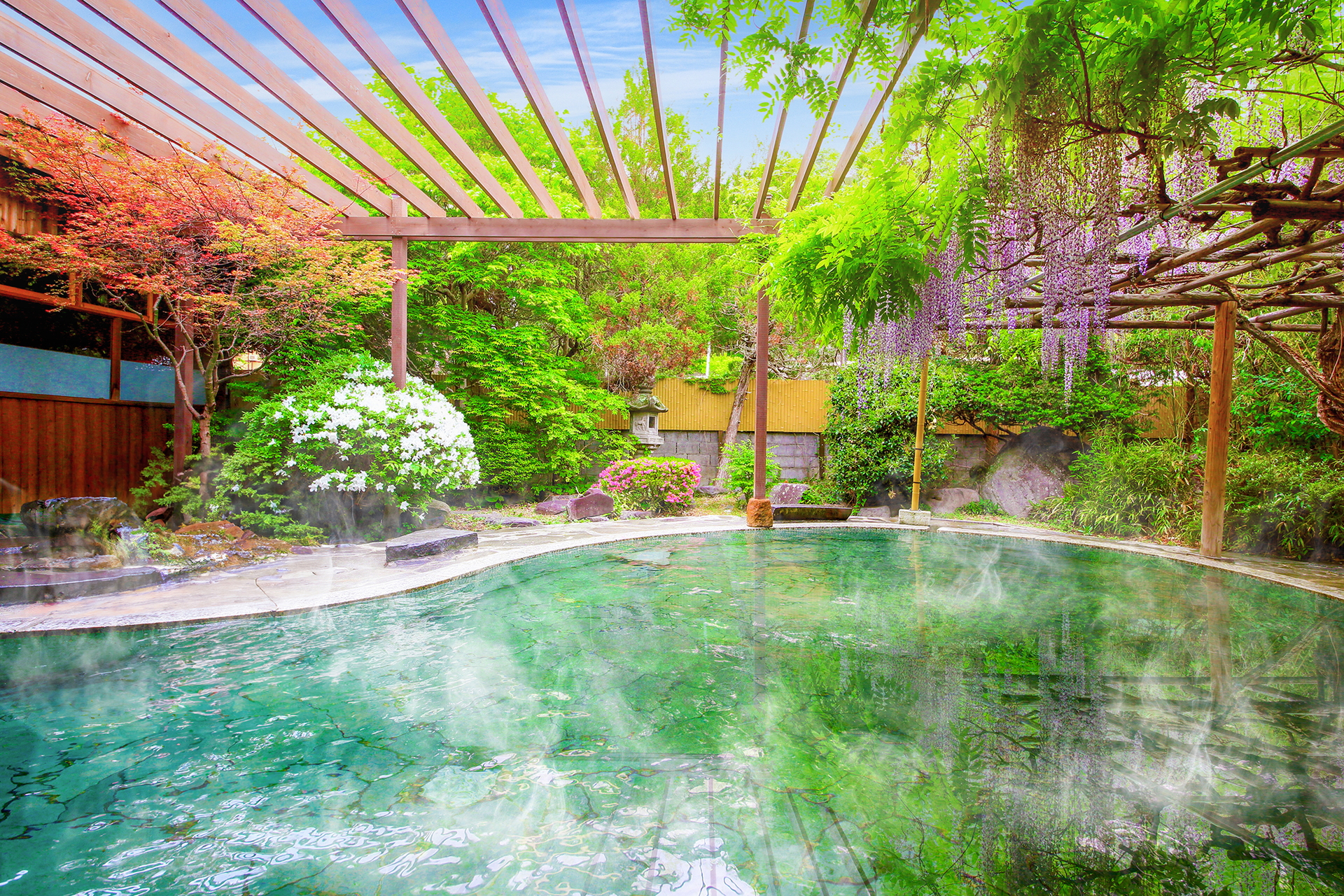 藤館は「大江戸温泉物語 信州鹿教湯」として運営