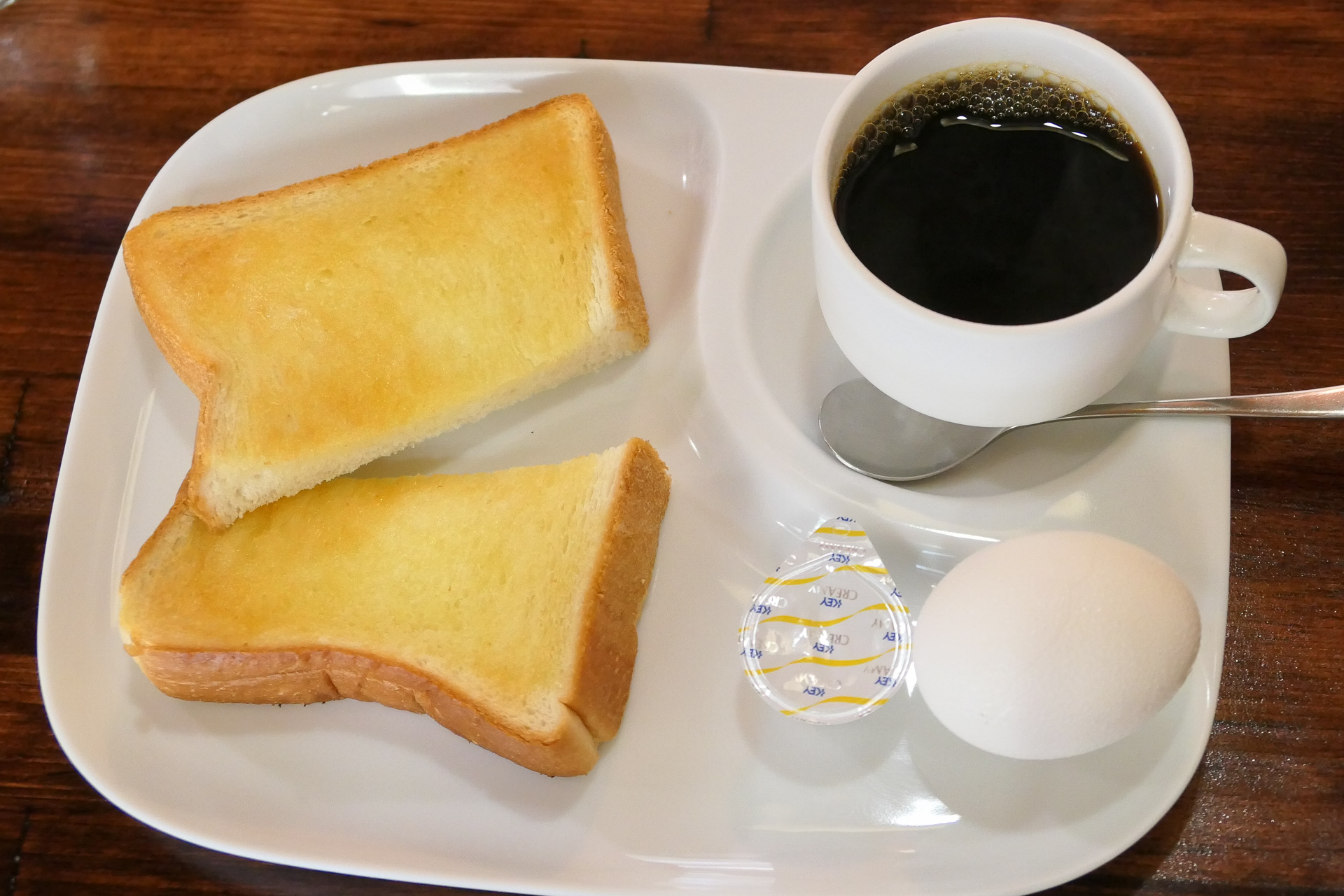 喫茶「コーヒースタンド」のトーストセット