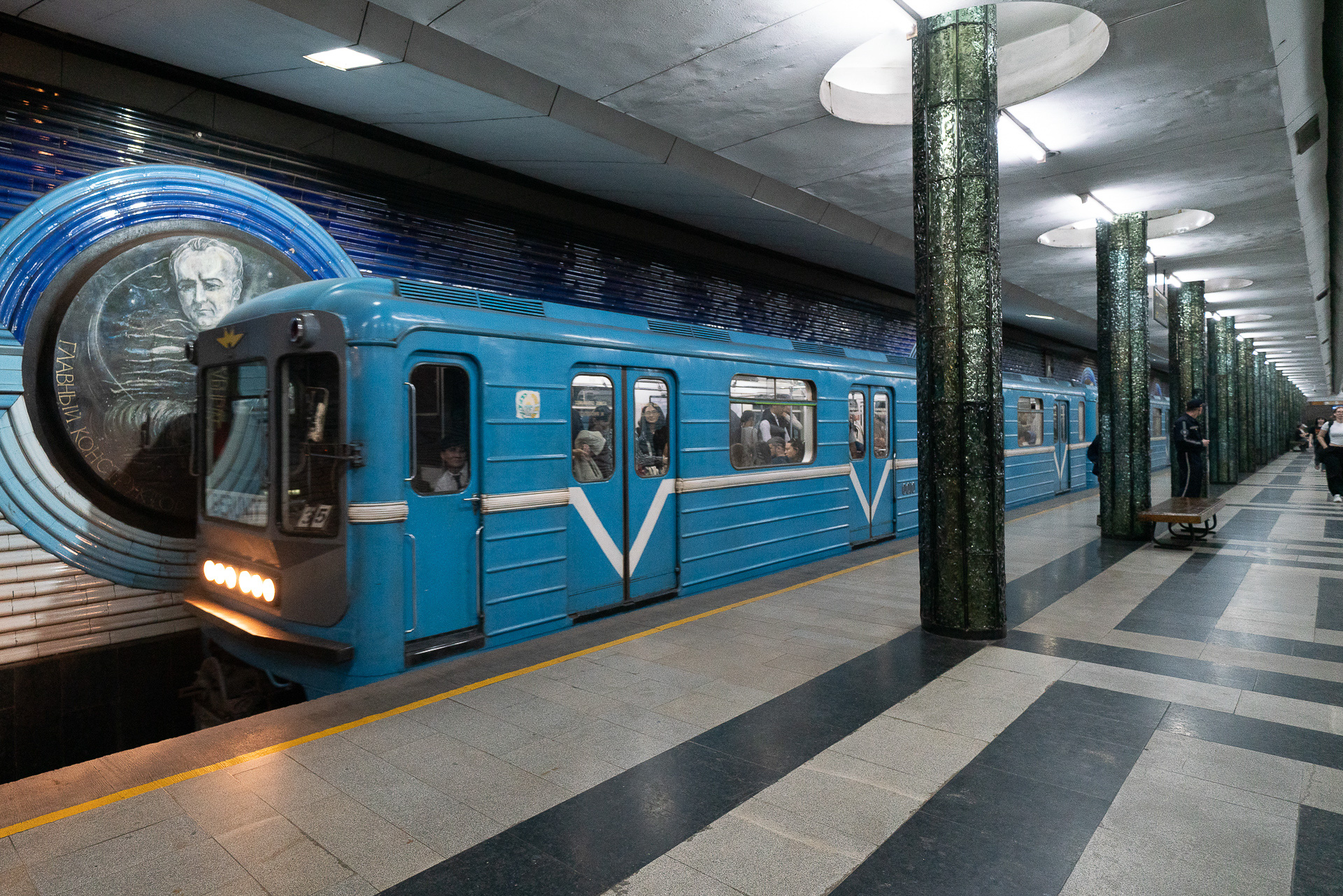 タシケントには地下鉄が整備されている。こちらはまた後ほど紹介する