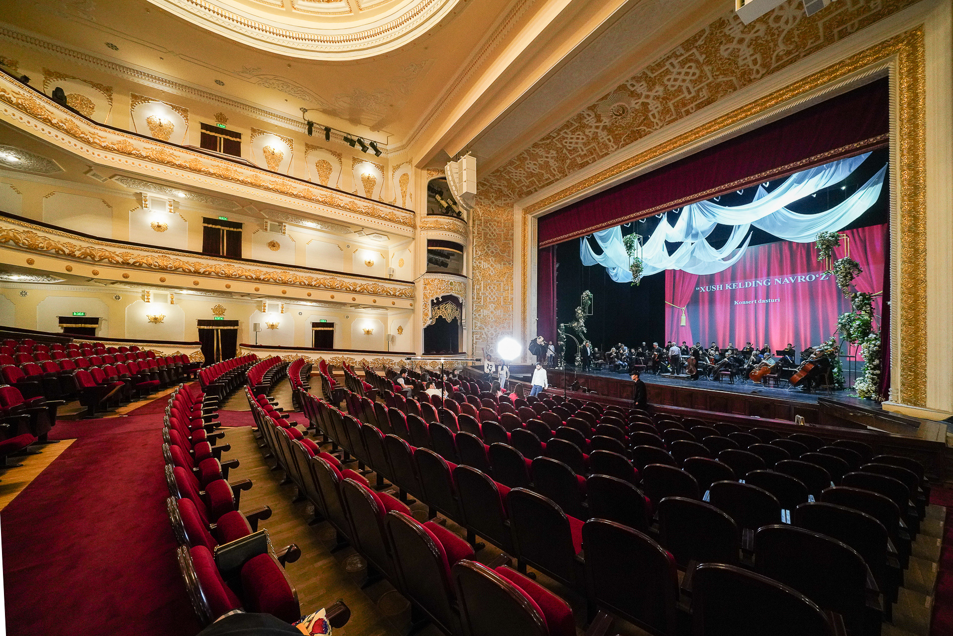 ナヴォイ劇場の内部。現在も公演に使われている