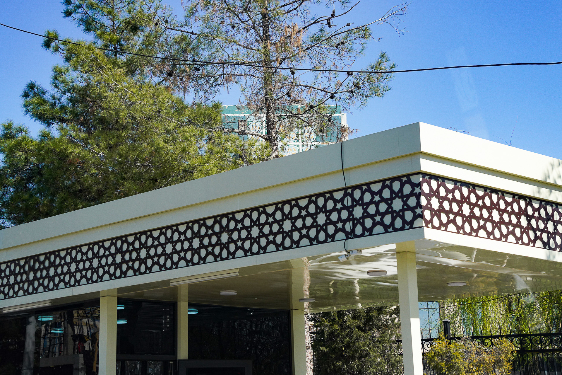 このような幾何学模様のパターンがあちこちで見かける