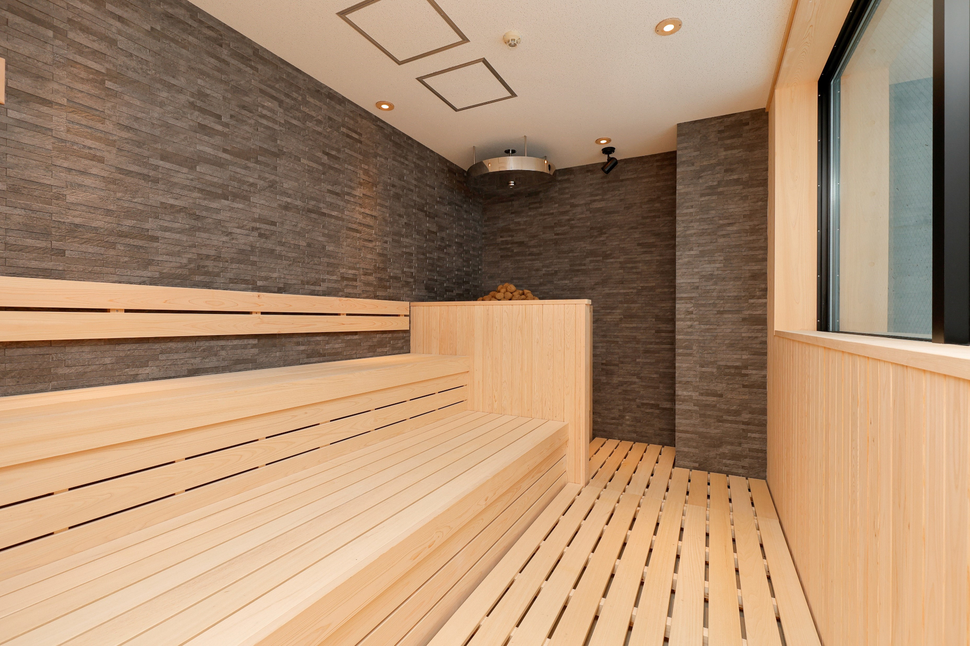 RVパーク 道の駅しらぬか 恋問館