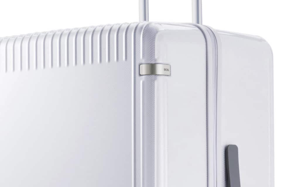 エース、スーツケース「パリセイド3-Z」からフロントポケット付き