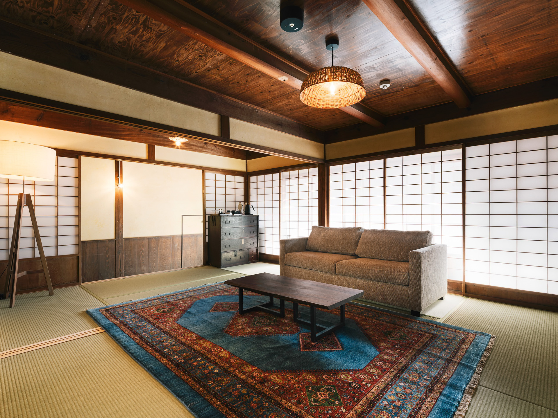 田部家の長屋を改修したホテル「RITA 雲南吉田」