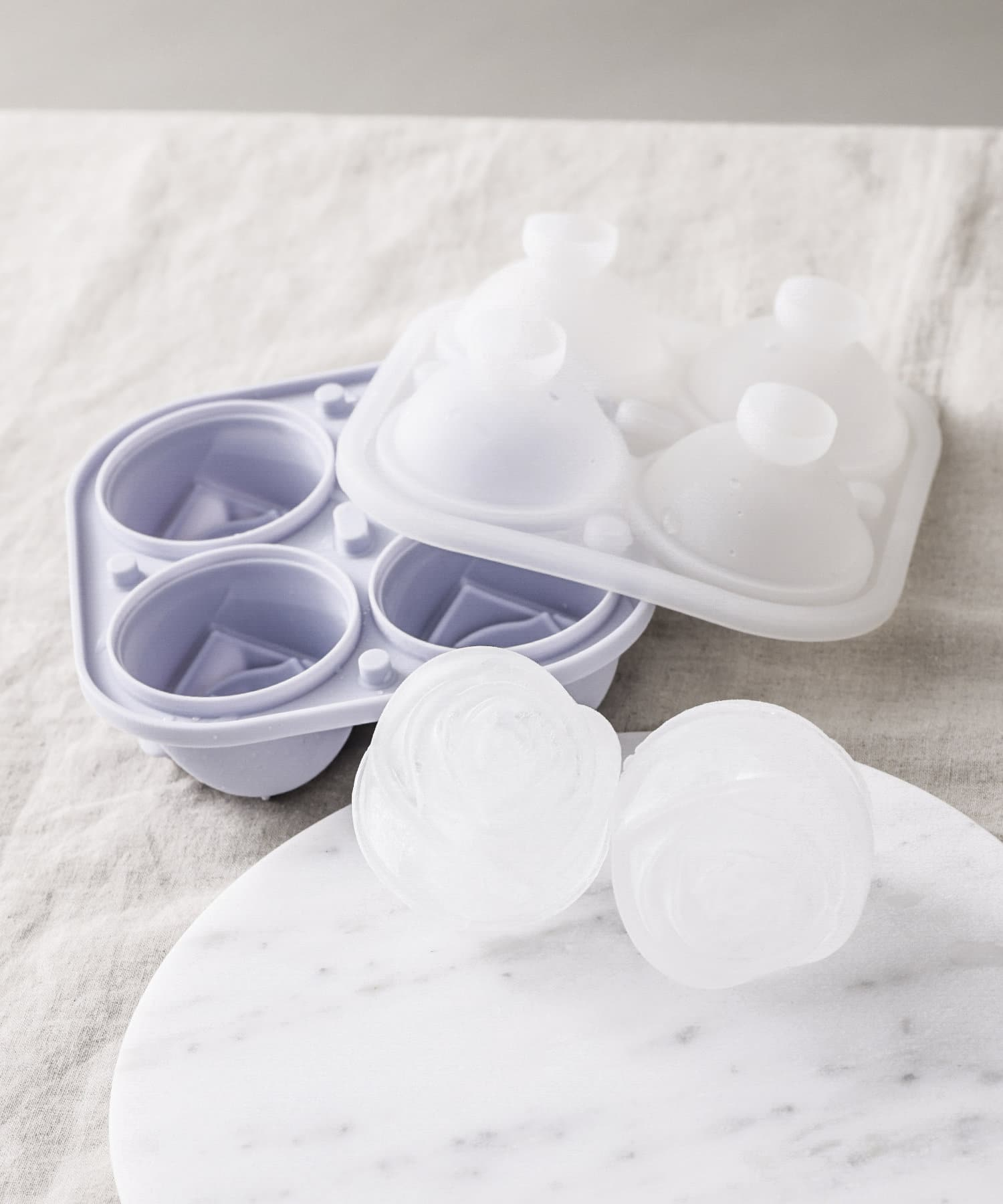 バラ型製氷器（330円）