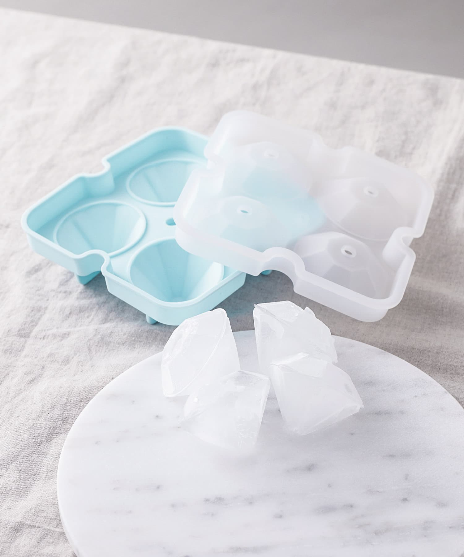 ダイヤ型製氷器（330円）