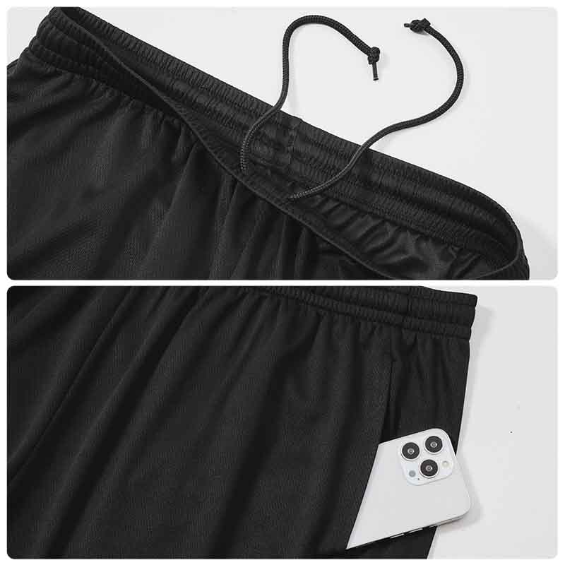 パンツはポケット付き。ゴムウエストはひもでサイズ調節可能