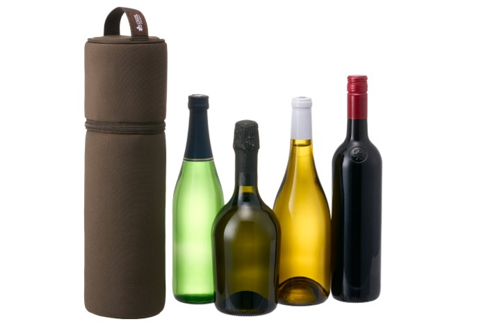 LOGOSから、お気に入りのワインや日本酒を持ち運べるアウトドアボトルケース発売