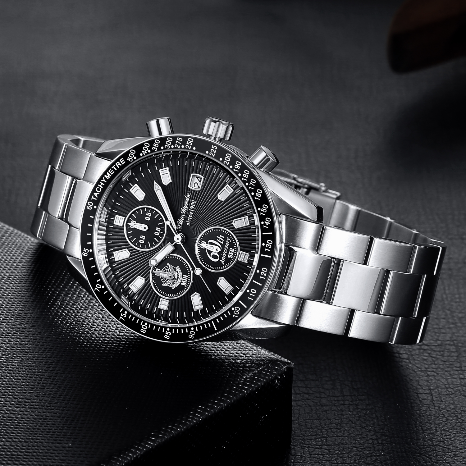 ブルーインパルス創設60周年記念 限定クロノグラフ腕時計（3万3000円）