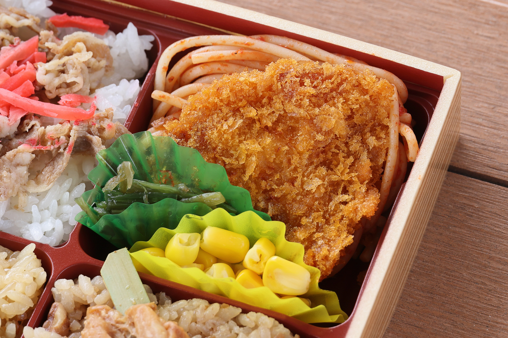 冷めたときの美味しさを追求したというボリュームのあるチキンカツ