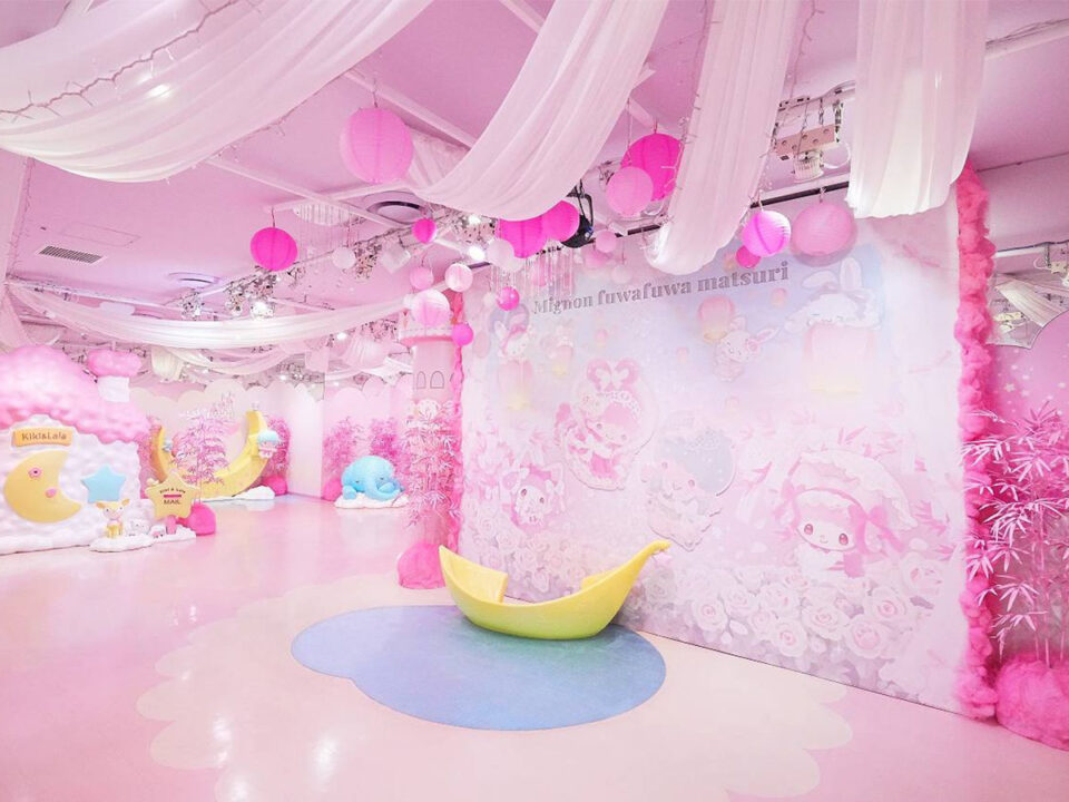 アトラクション「Kiki＆Lala トゥインクリングスタジオ」の特別デコレーション