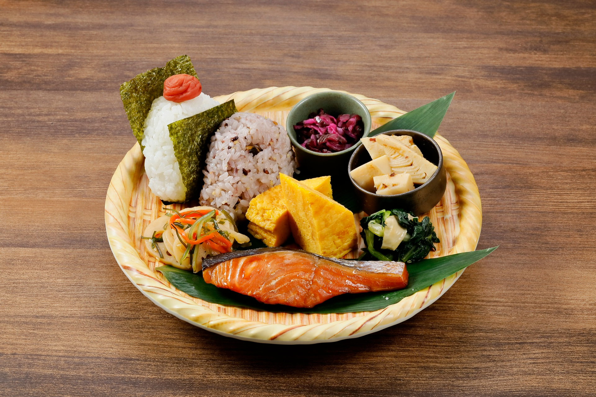 「おにぎりdeプレート」（1880円）