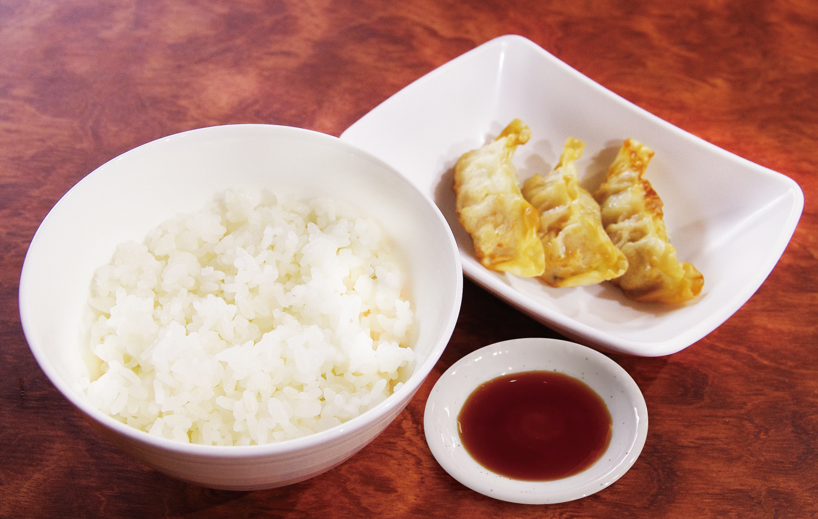 「青源揚げ餃子ライスセット」（450円）