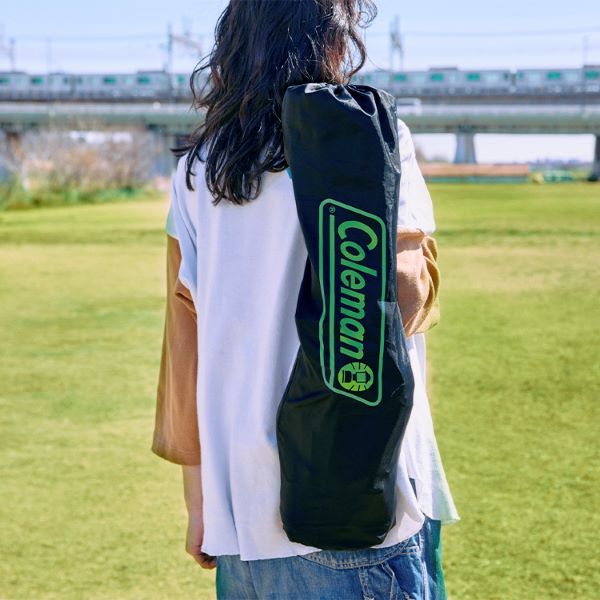 包み込むような座り心地が特徴の「コールマン ヒーリングチェア」（6600円）