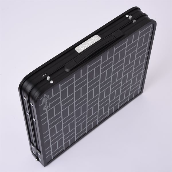 軽くて持ち運びやすい「コールマン ミニテーブル」（7500円）