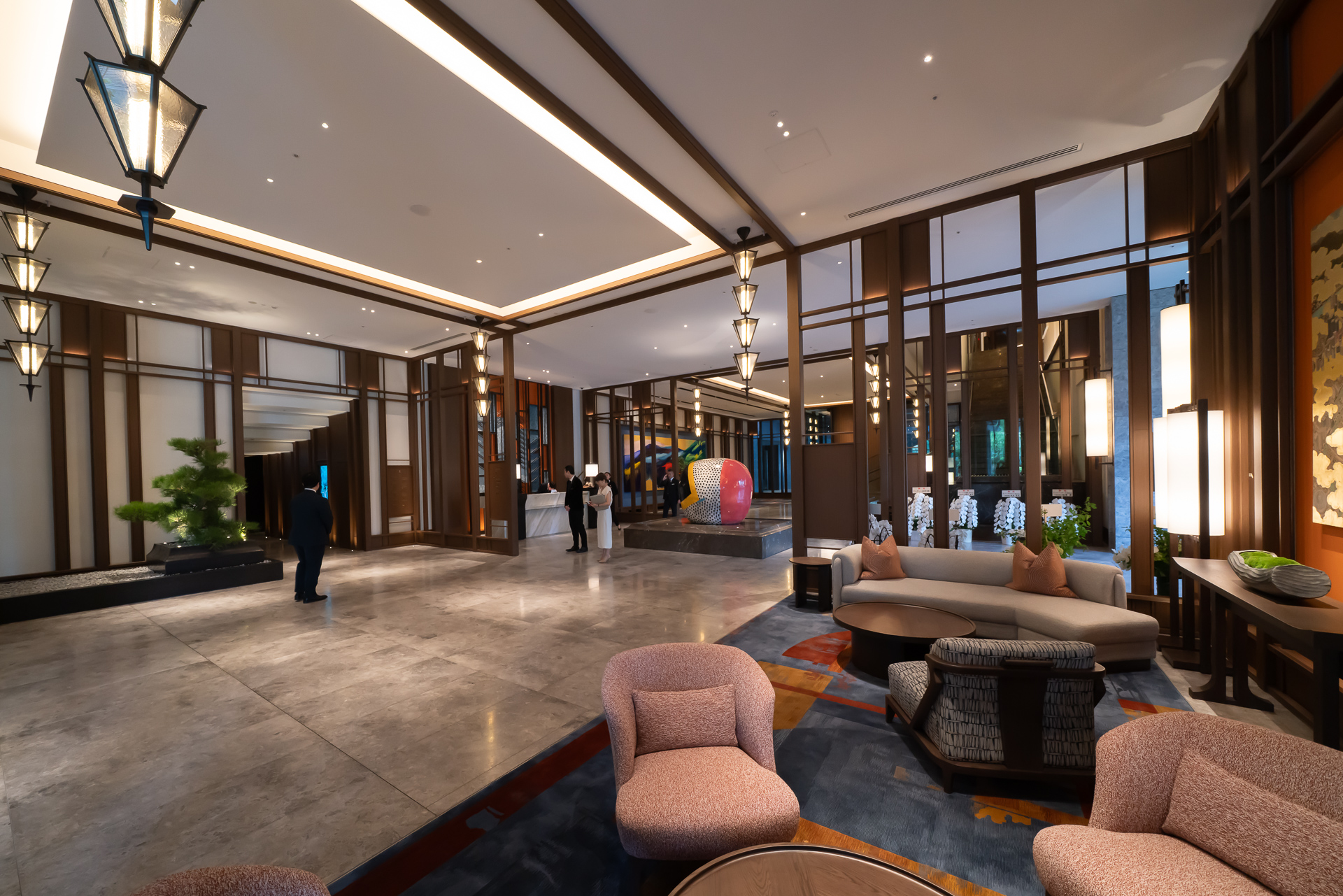 1階グランドエントランス内。休憩ロビーがある