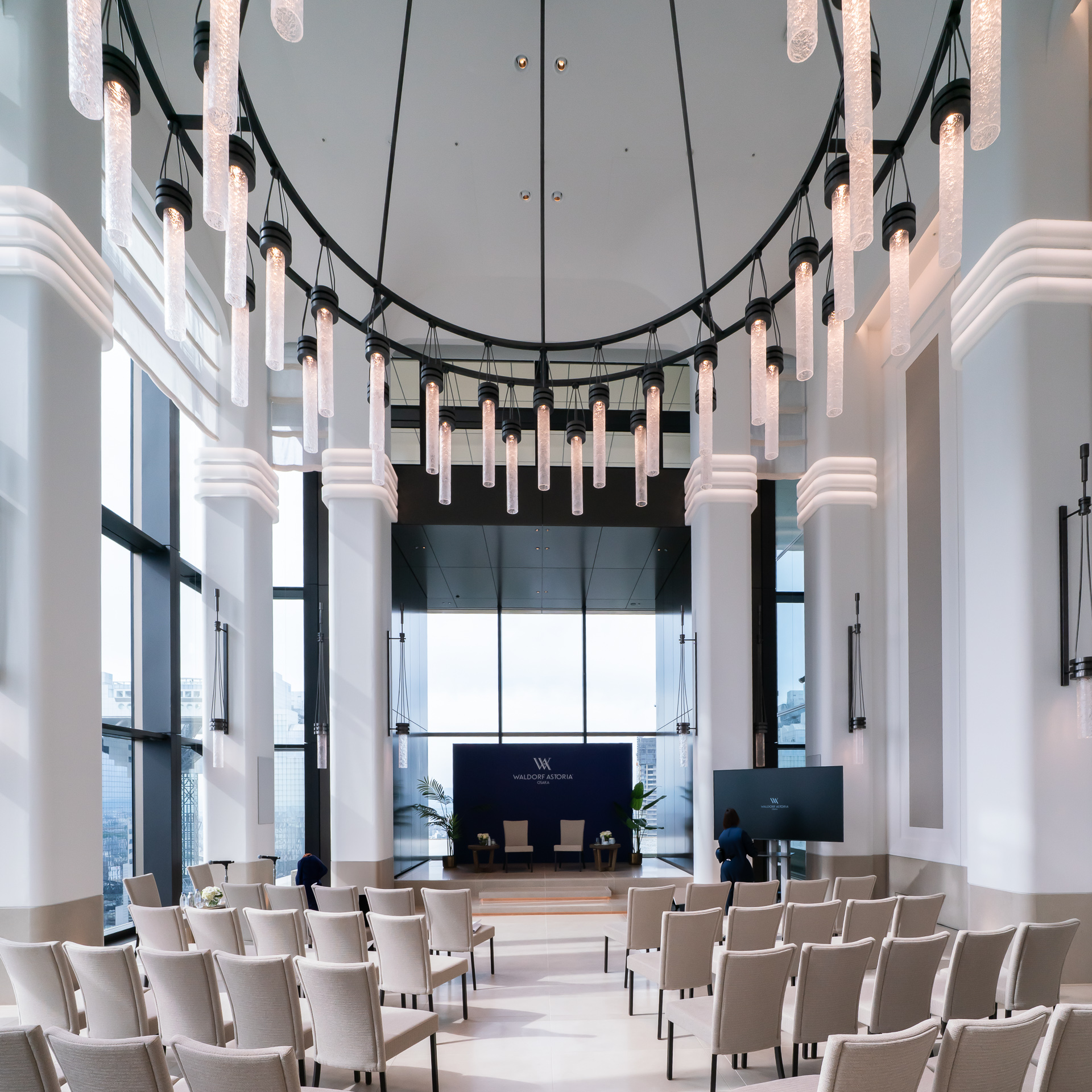 チャペルも併設。内覧では見学しなかったがボールルームも備えていて結婚式も可能